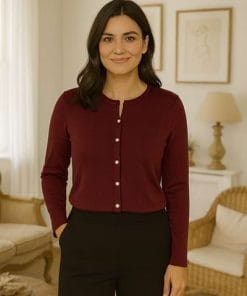 Fri cardigan fra Ofelia. Bordeaux.