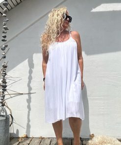 Jasmin kjole fra Skovbjerg. Hvid