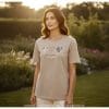 Krista t-shirt fra Ofelia. Sand