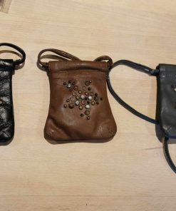 Minitaske i læder med stjerne fra Amust