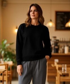 Rimel sweatshirt fra Ofelia. Sort