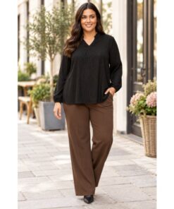 Umina bluse fra Cassiopeia – sort plus size bluse med glimmer